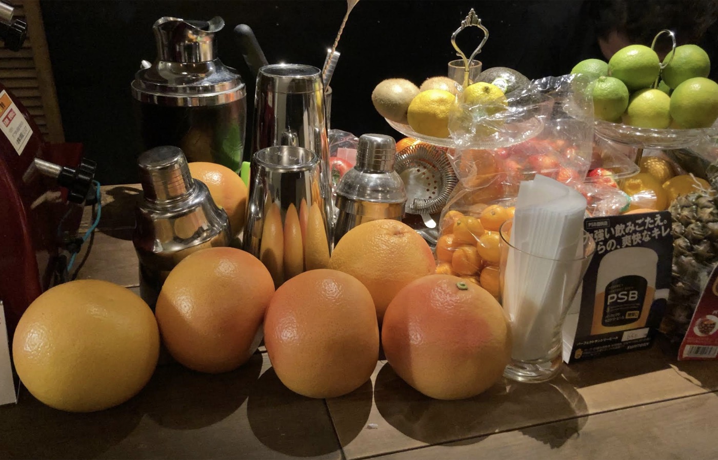 Fresh fruits & bar tools